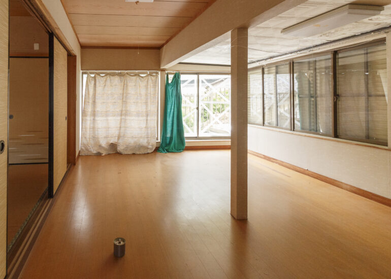 Wood house on a large plot in Matsusaka Kahada