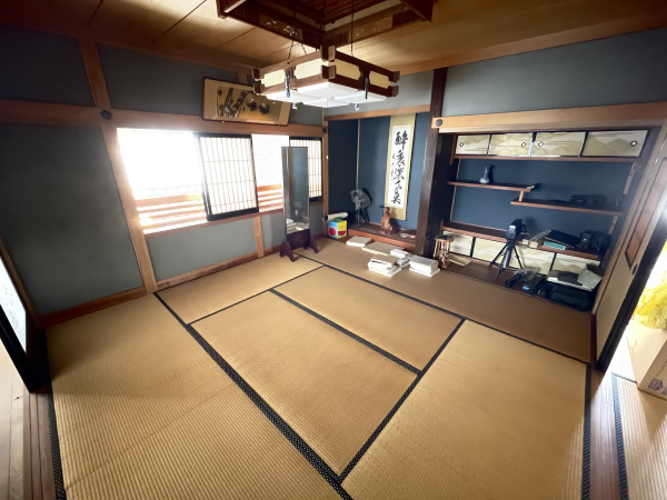 1980s wood house on a large plot in Tottori