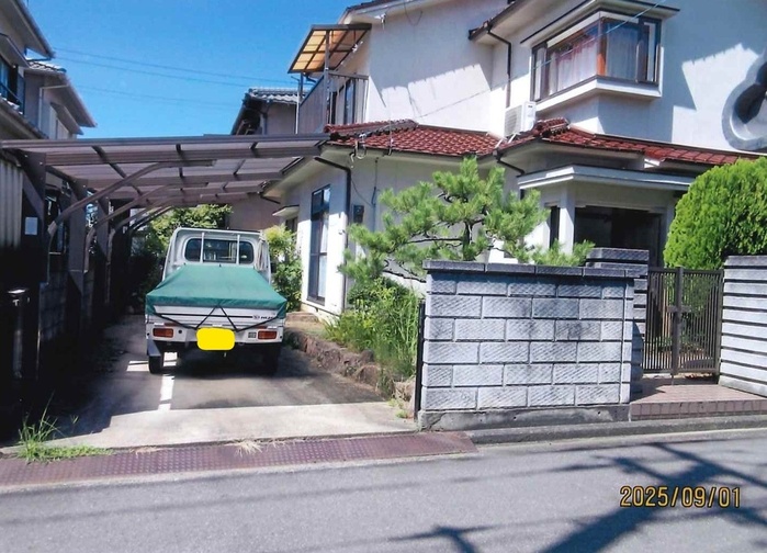 1990s wood house, 7-min walk to station, Kagawa
