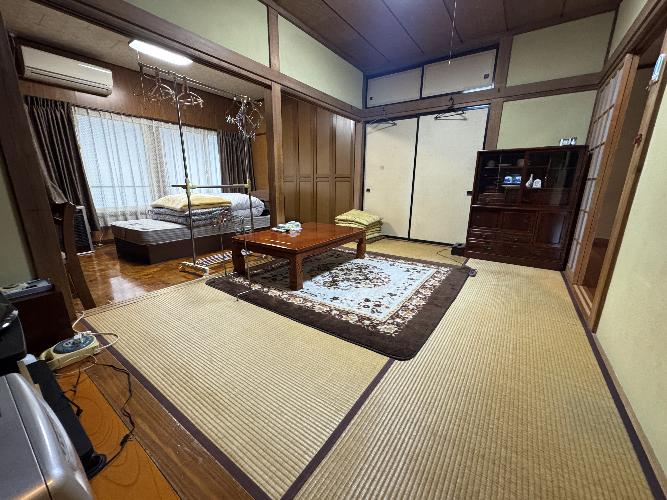 1960s wood house, 19-min walk to station, Tokamachi, Niigata