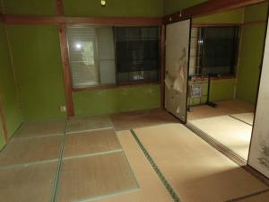 1980s wood house, 2-min walk to station, Kawanishi, Yusui