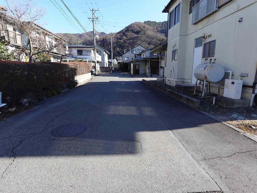 1980s steel-frame house, 17-min walk to station, Nagano