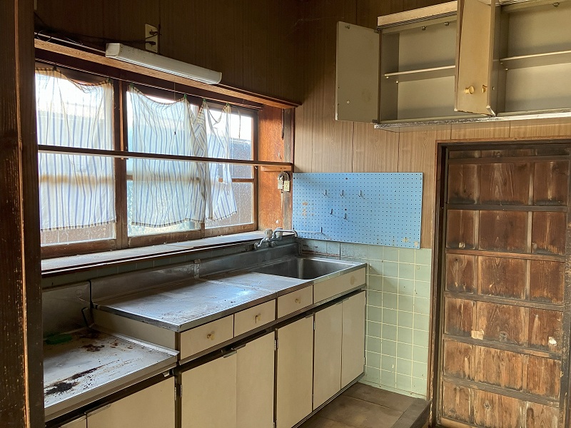 1950s wood house, 1-min walk to station, Tottori