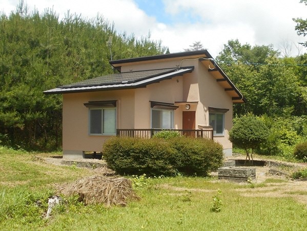 1980s wood house with storehouses in Shiga