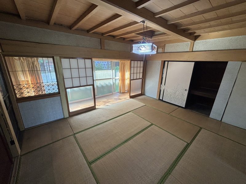 1920s wood house on a large plot in Iwate