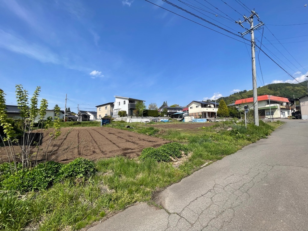 1970s wood house on a large plot in Nagano