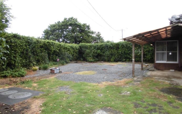1960s wood house on a large plot in Izumi, Kagoshima