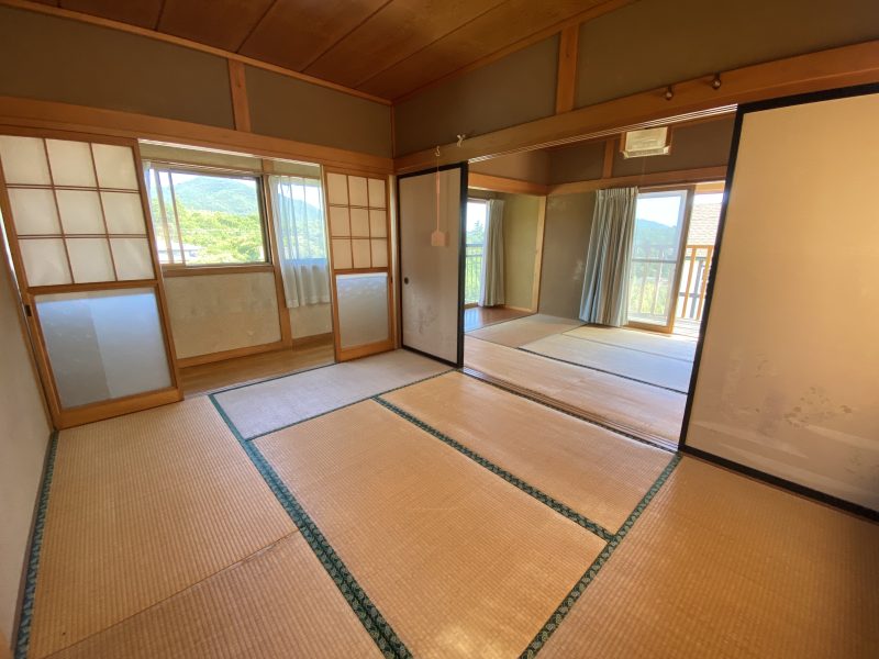 1960s wood house on a large plot in Iwate