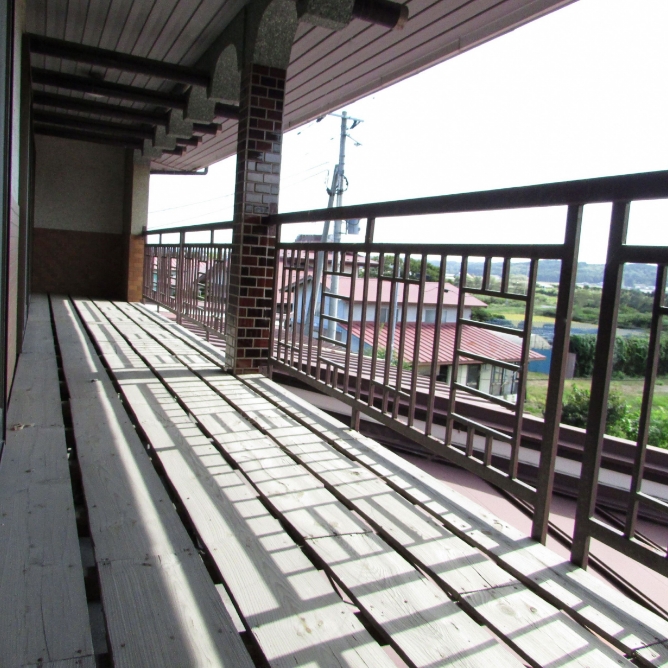 1970s wood house on a large plot in Aomori