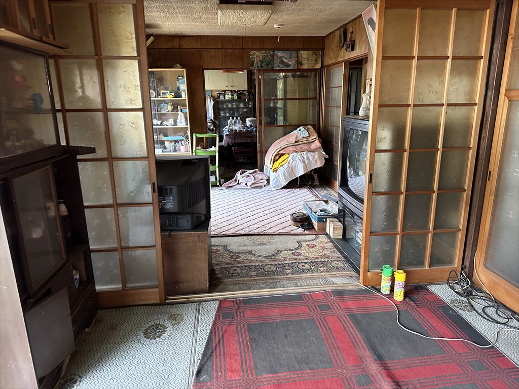 1940s wood house with storehouses in Gifu