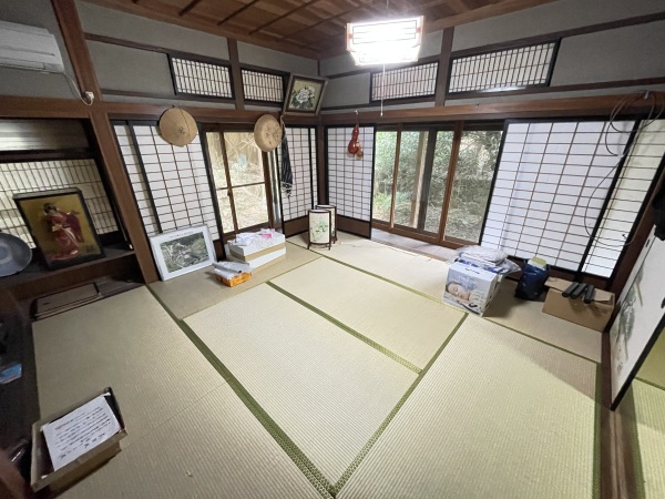 1930s wood house on a large plot in Tottori