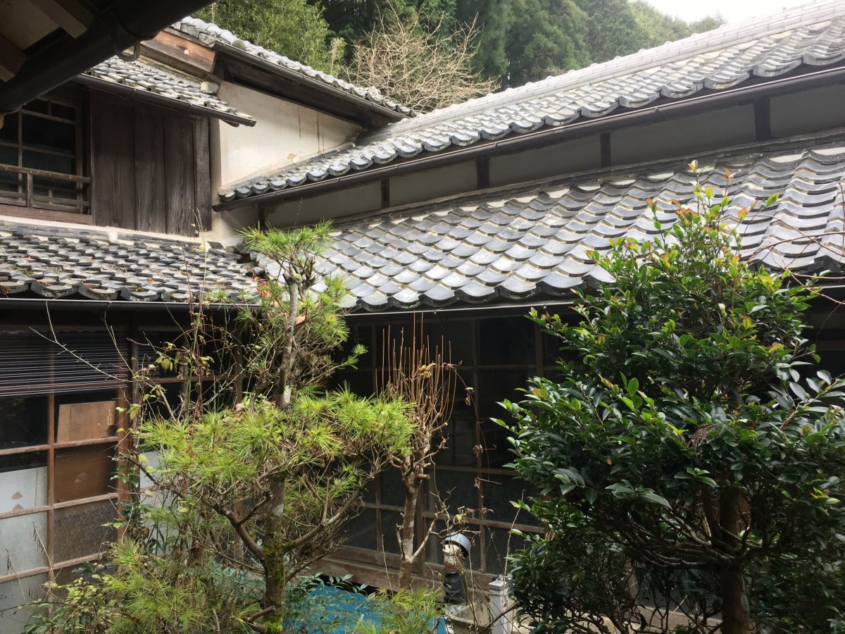 1970s wood house with outbuildings in Hyogo