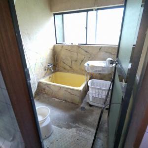 1980s wood house on a large plot in Niigata