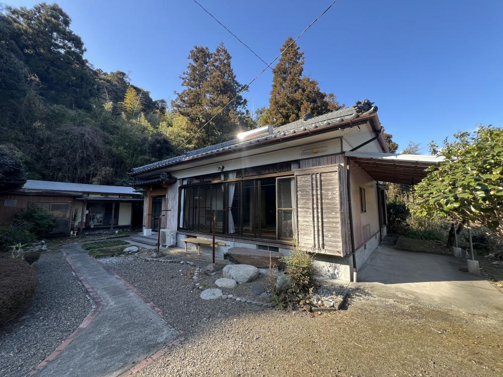 1980s wood house in Kushira, Kanoya, farmland, approval needed
