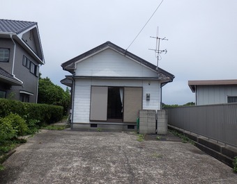 1990s house in Nagasaki