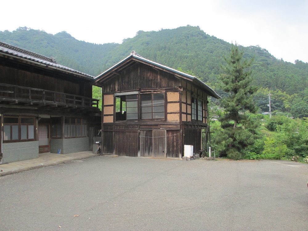 Wood house on a large plot in Gunma
