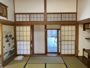 1980s wood house on a large plot in Niigata