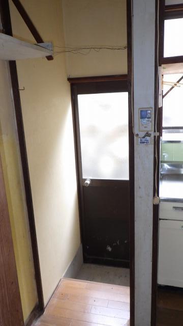 1960s wood house, 17-min walk to station, Nagasaki
