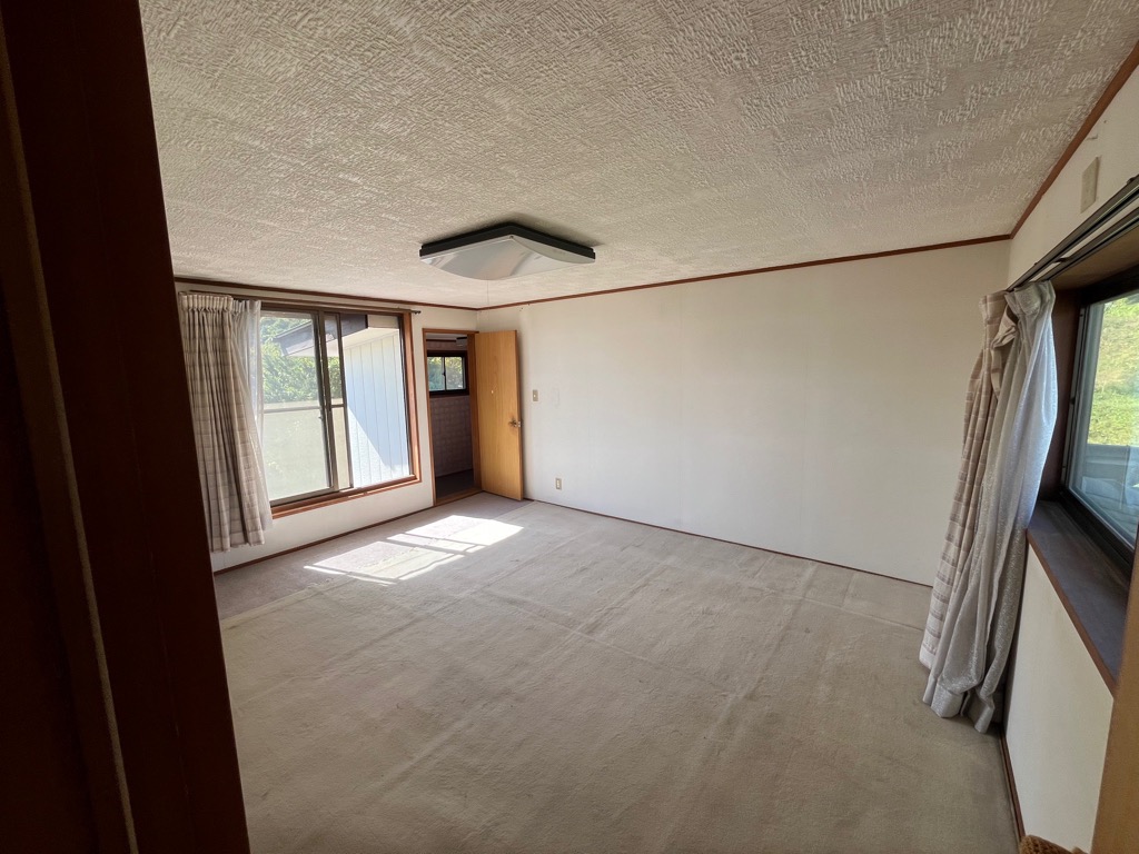 1950s wood house on a large plot in Nagano