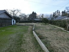 1990s wood house on a large plot in Niigata