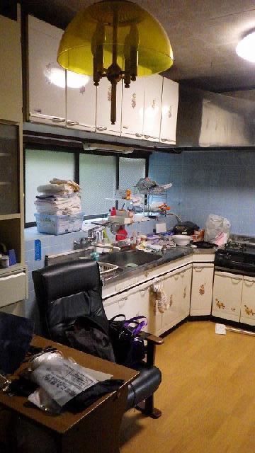 1970s wood house, 19-min walk to station, Nagasaki