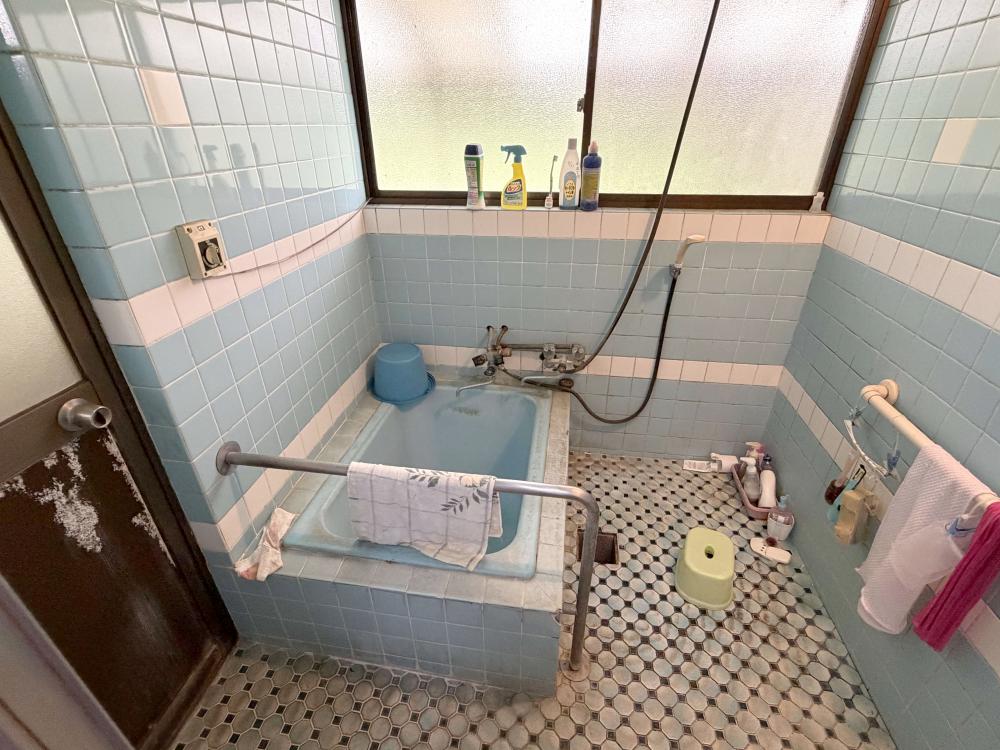 1980s wood house in Kushira, Kanoya, farmland, approval needed