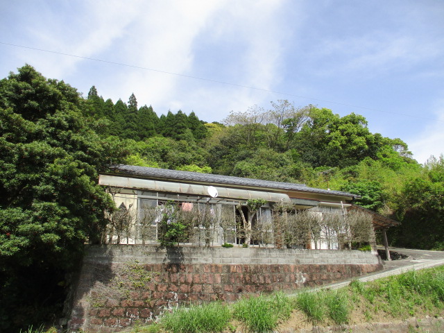 1970s wood house in Higashiichiki, Hioki, farmland, approval needed