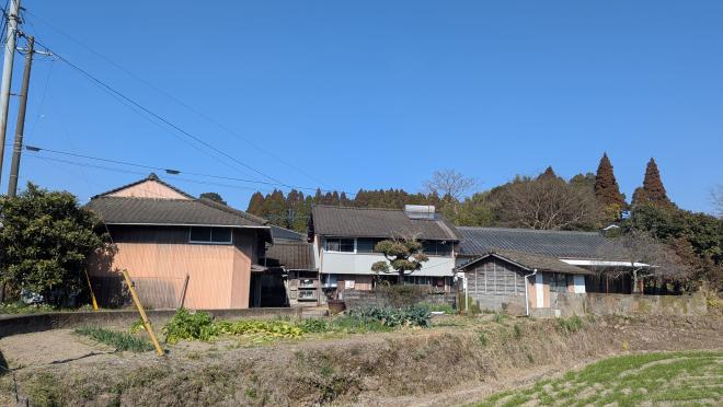 1960s wood house on a large plot in Hioki, Kagoshima