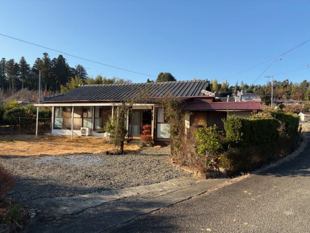 A single-story house where you can live peacefully surrounded by nature!