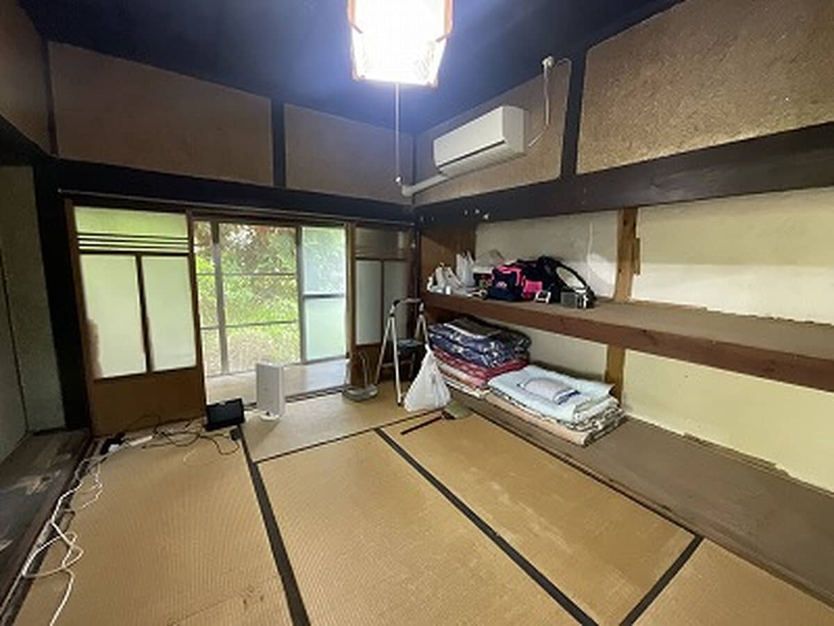 1930s wood house on a large plot in Hiroshima