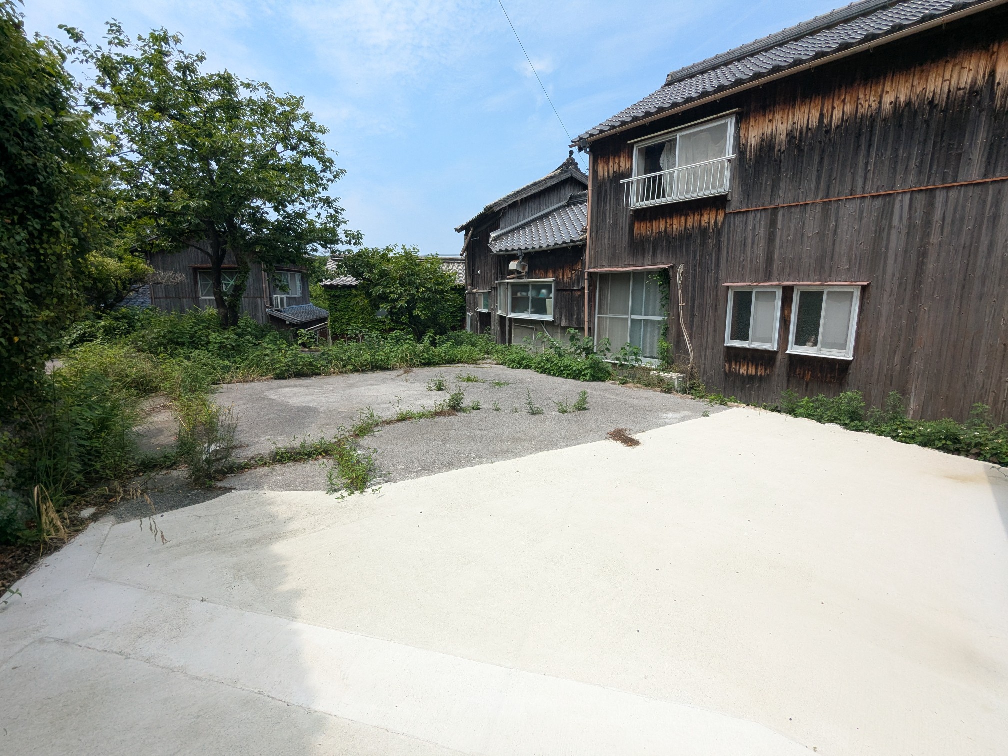 1910s wood house on a large plot in Yamaguchi