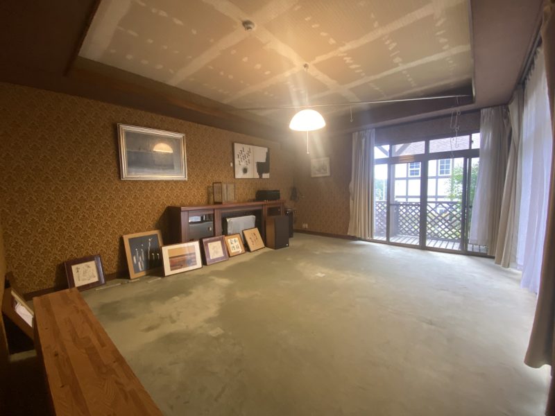 1960s wood house on a large plot in Iwate
