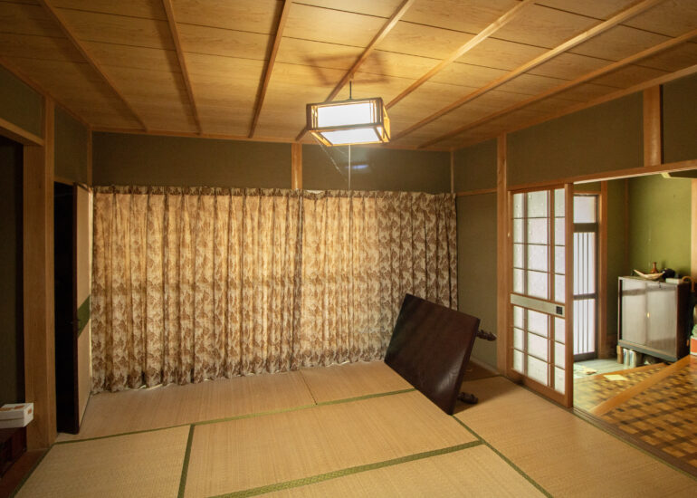 1970s wood house in Matsusaka Kahada