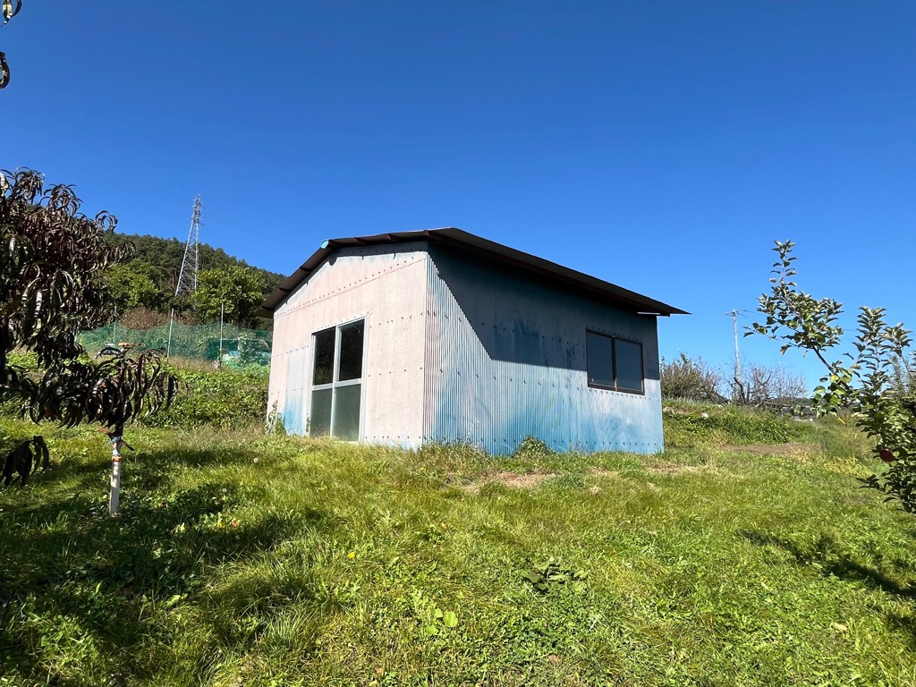1950s wood house on a large plot in Nagano