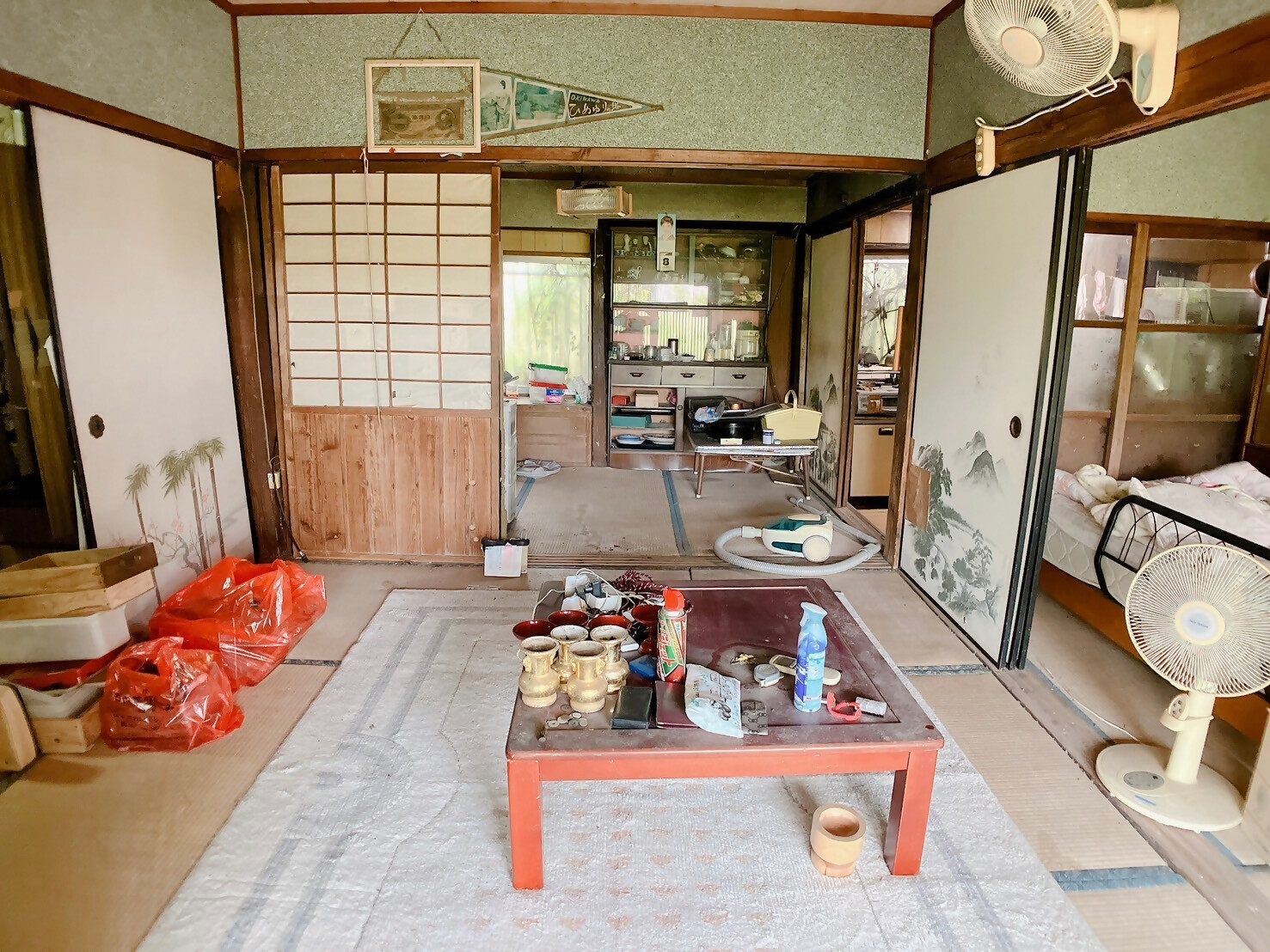 1950s wood house on a large plot in Sumiyoshi, Aira