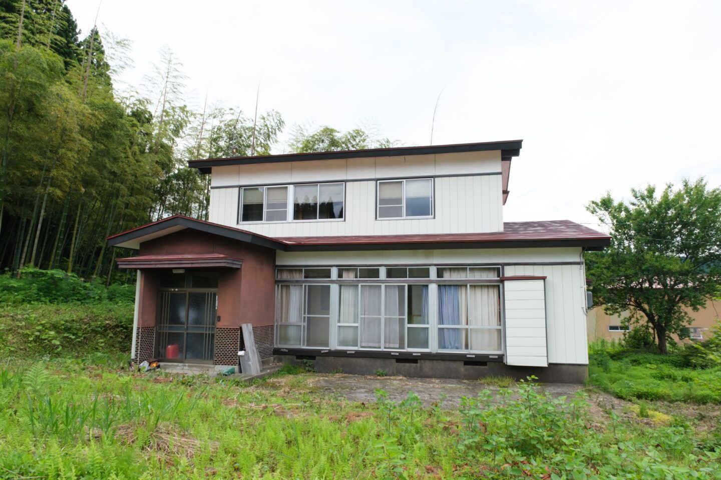 1970s wood house, 17-min walk to station, Yamagata