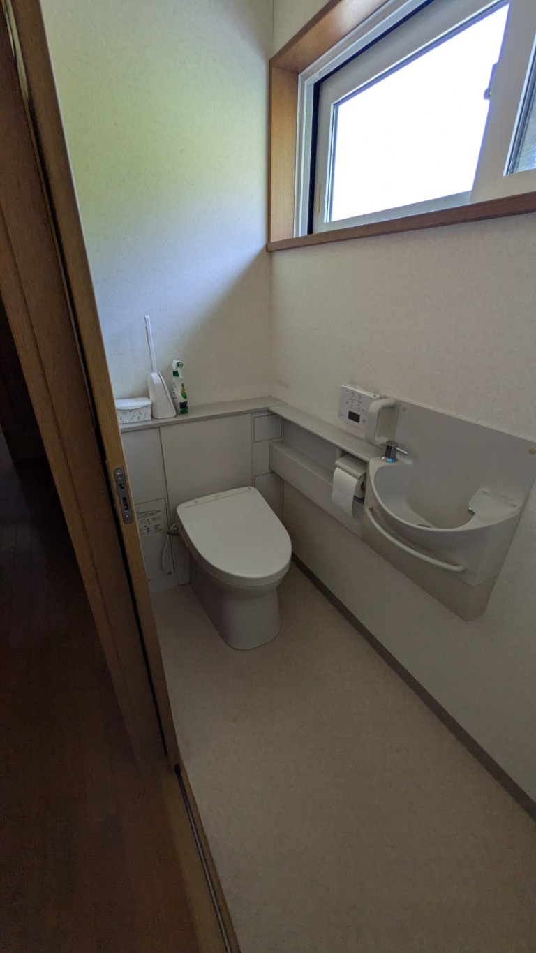 2000s wood house in Gifu
