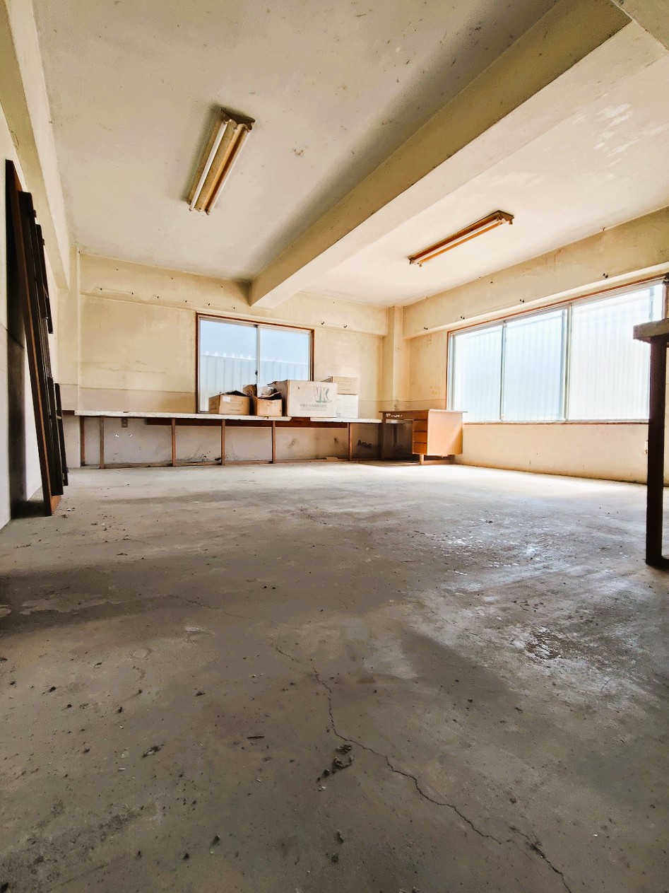 1970s steel-frame house in Ehime