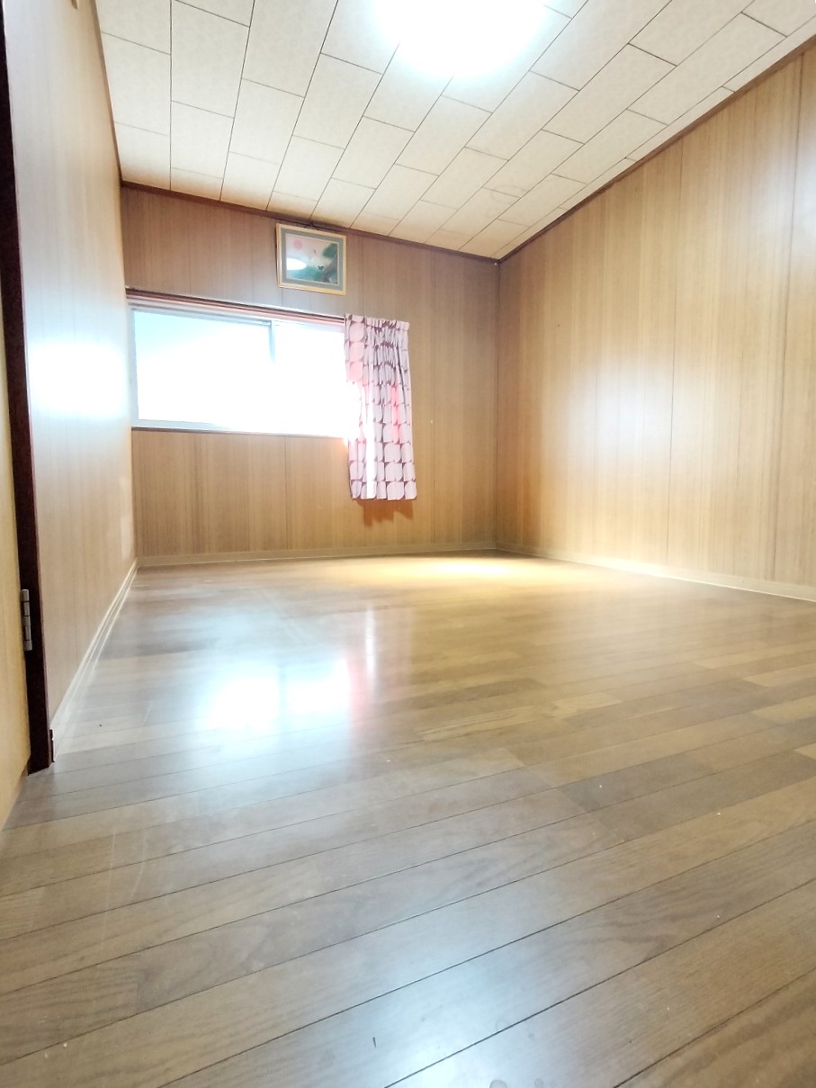1970s wood house in Ehime