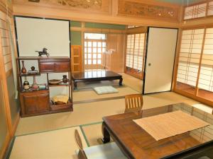 1980s wood house, 16-min walk to station, Shimane