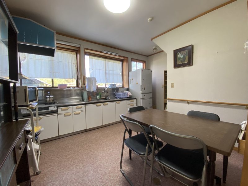 1960s wood house on a large plot in Iwate