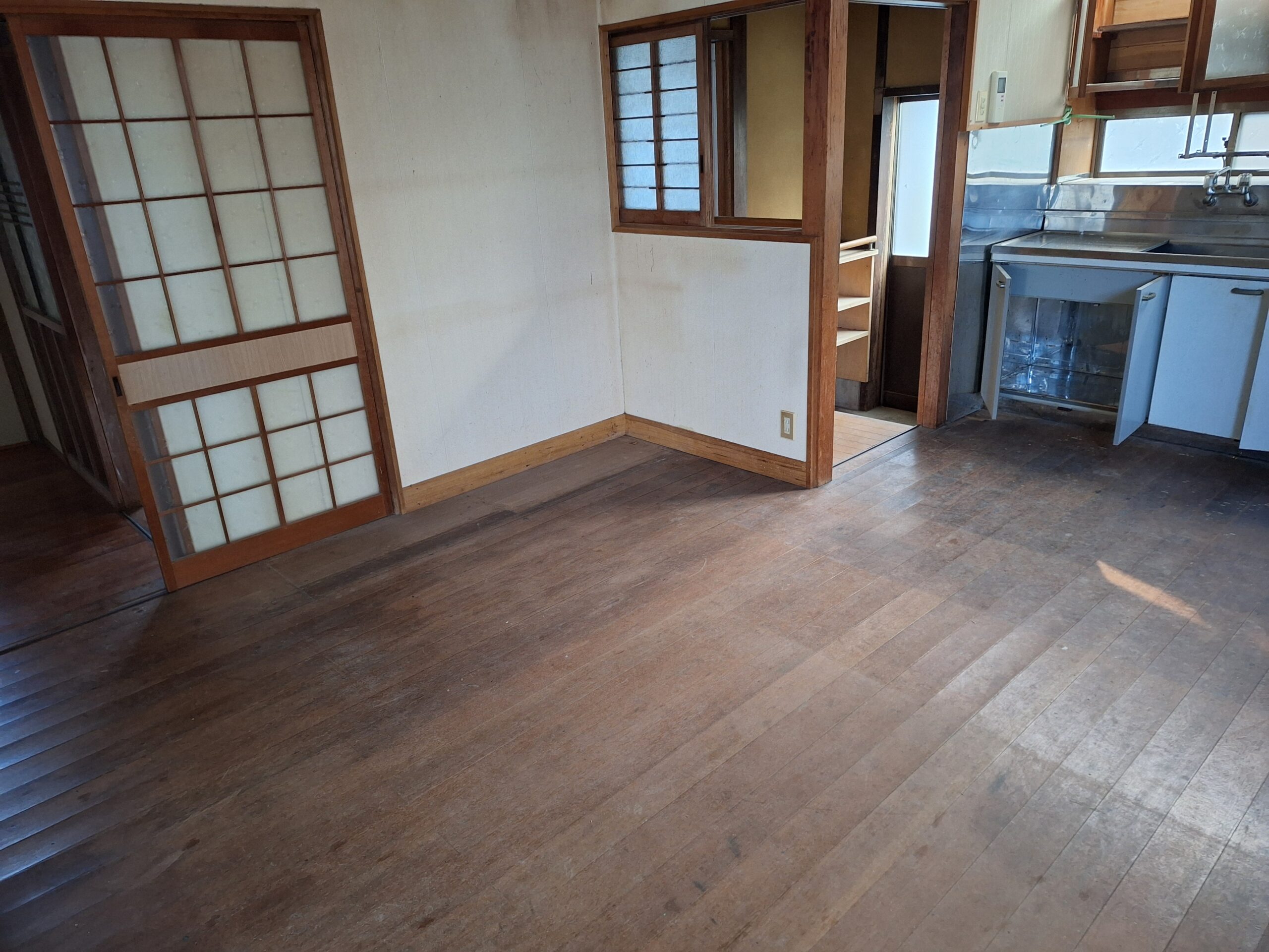 1960s wood house, 6-min walk to station, Yamaguchi