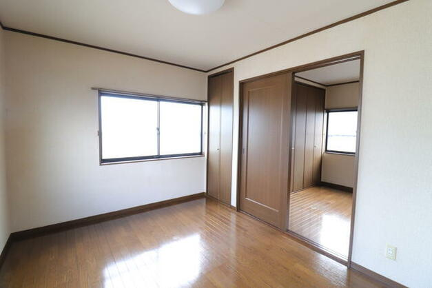 1990s wood house, 4-min walk to station, Kagawa
