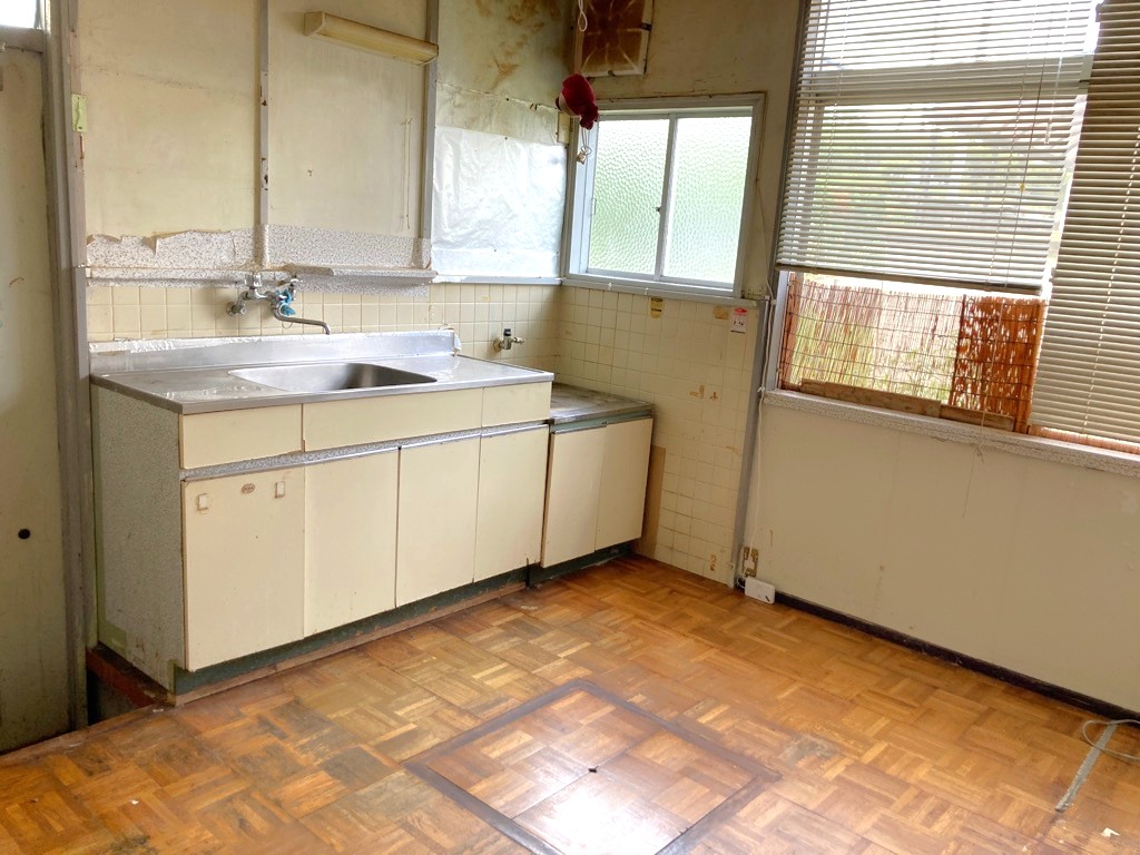 (R8-4) Viewing Reservations Now Accepted!!