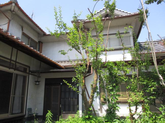 1970s wood house, 17-min walk to station, Okayama