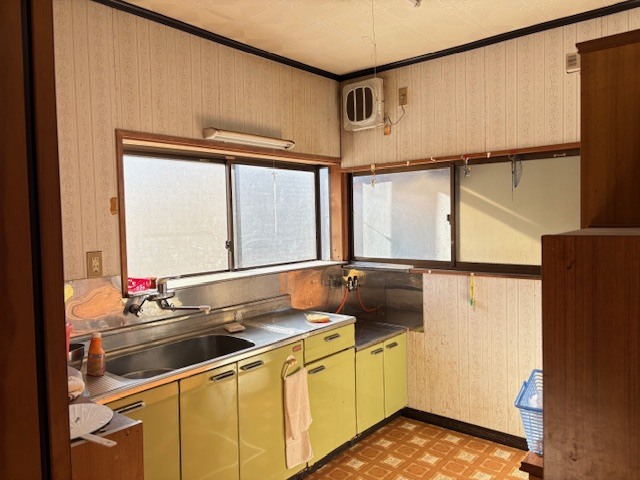 1980s house on a large plot in Yamanashi