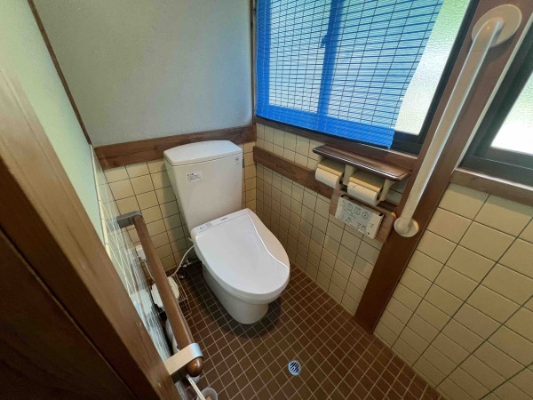 1970s wood house on a large plot in Tottori