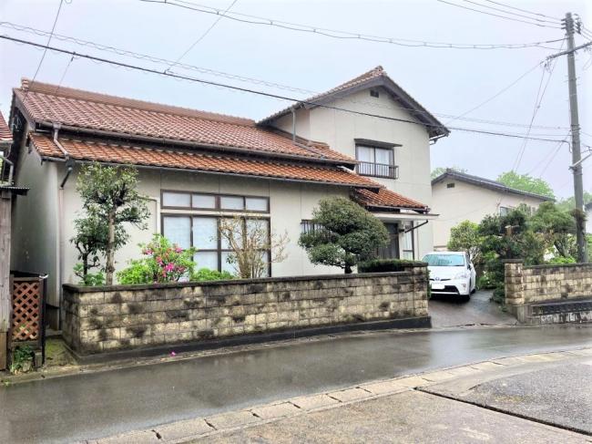 1970s wood house, 20-min walk to station, Shimane