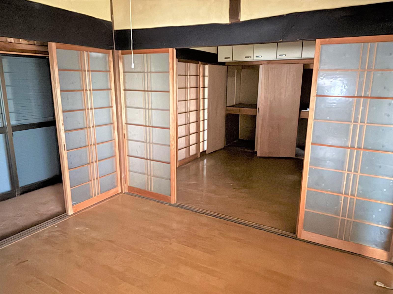 1950s wood house, 17-min walk to station, Hyogo