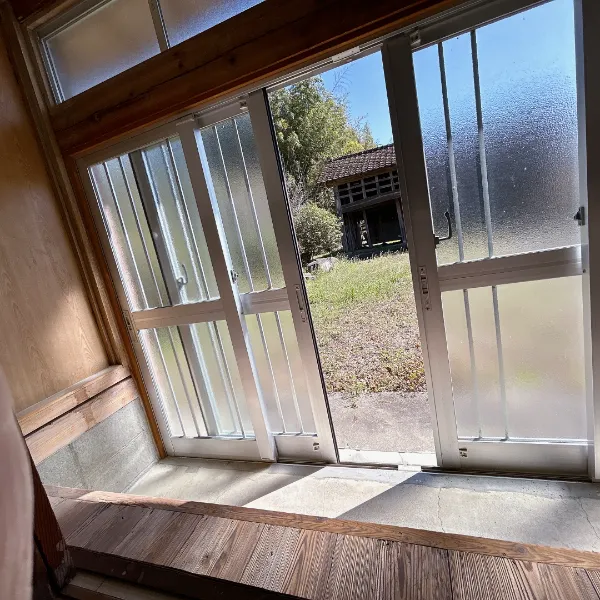 1950s wood house on a large plot in Miyazaki